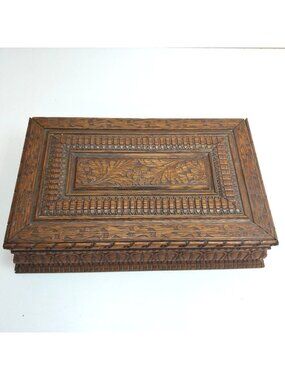 Hand-Carved Wooden Keepsake Stash Box Intricate Detailing Green Felt Storage